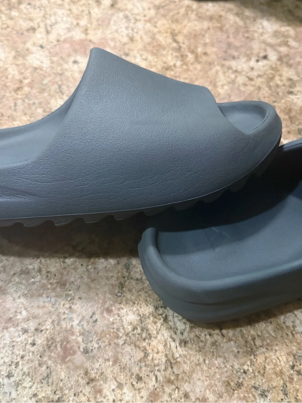 Yeezy Slides Sandals Gray US 9